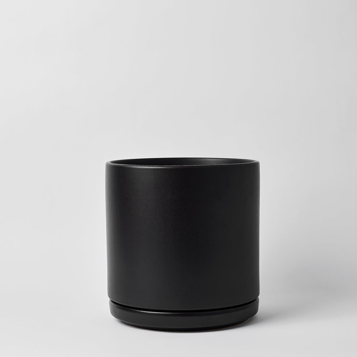  Solid Goods Planter With Saucer