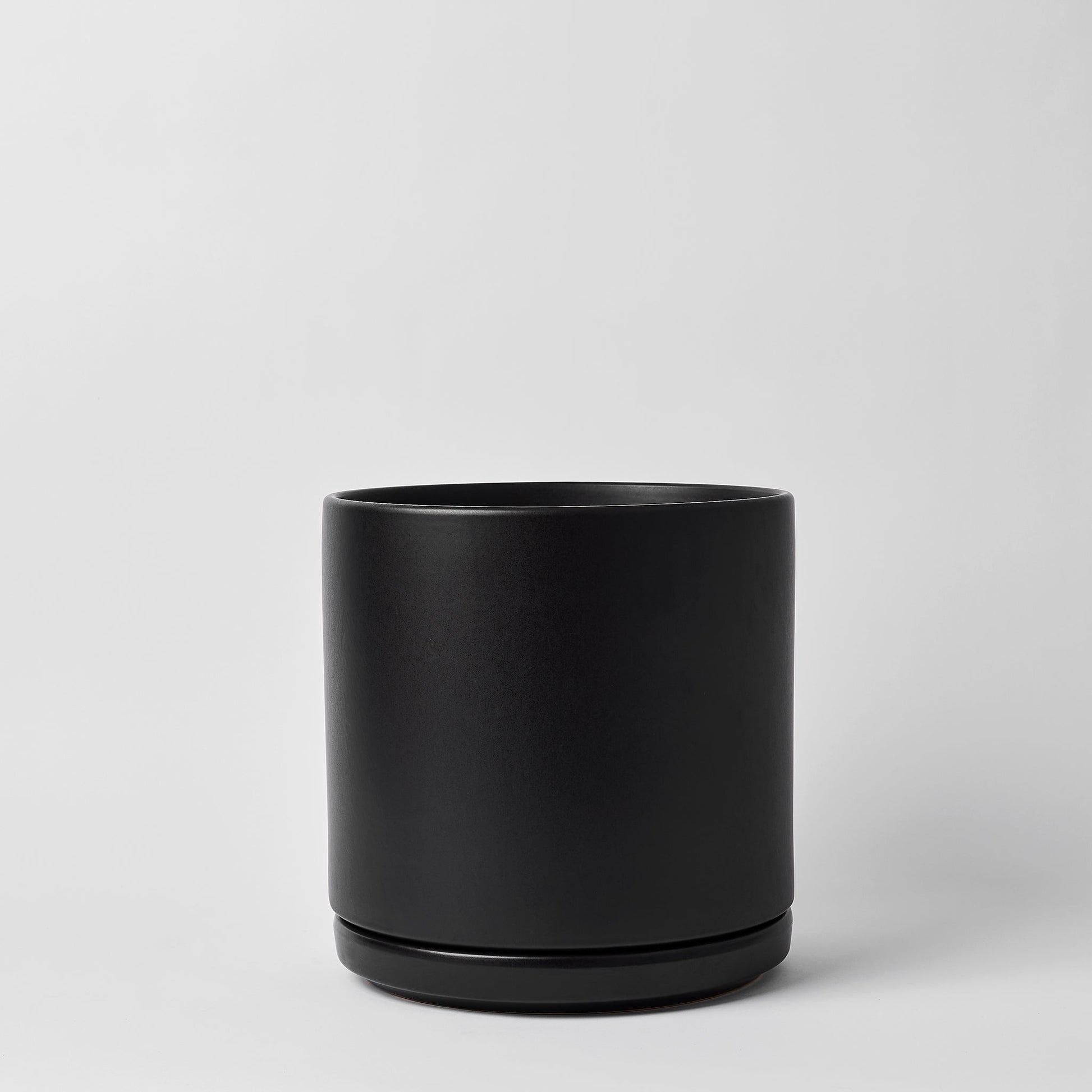  Solid Goods Planter With Saucer