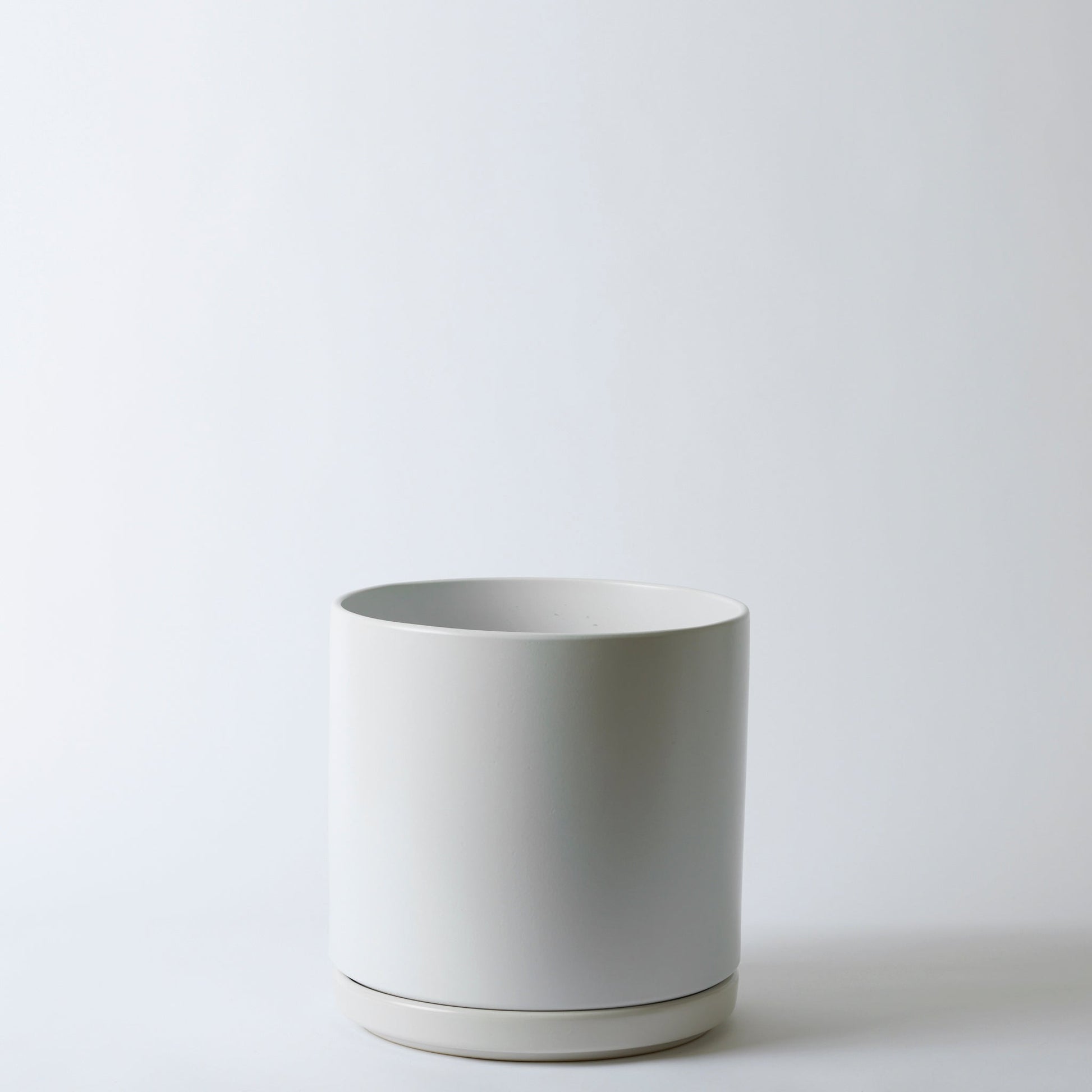  Solid Goods Planter With Saucer