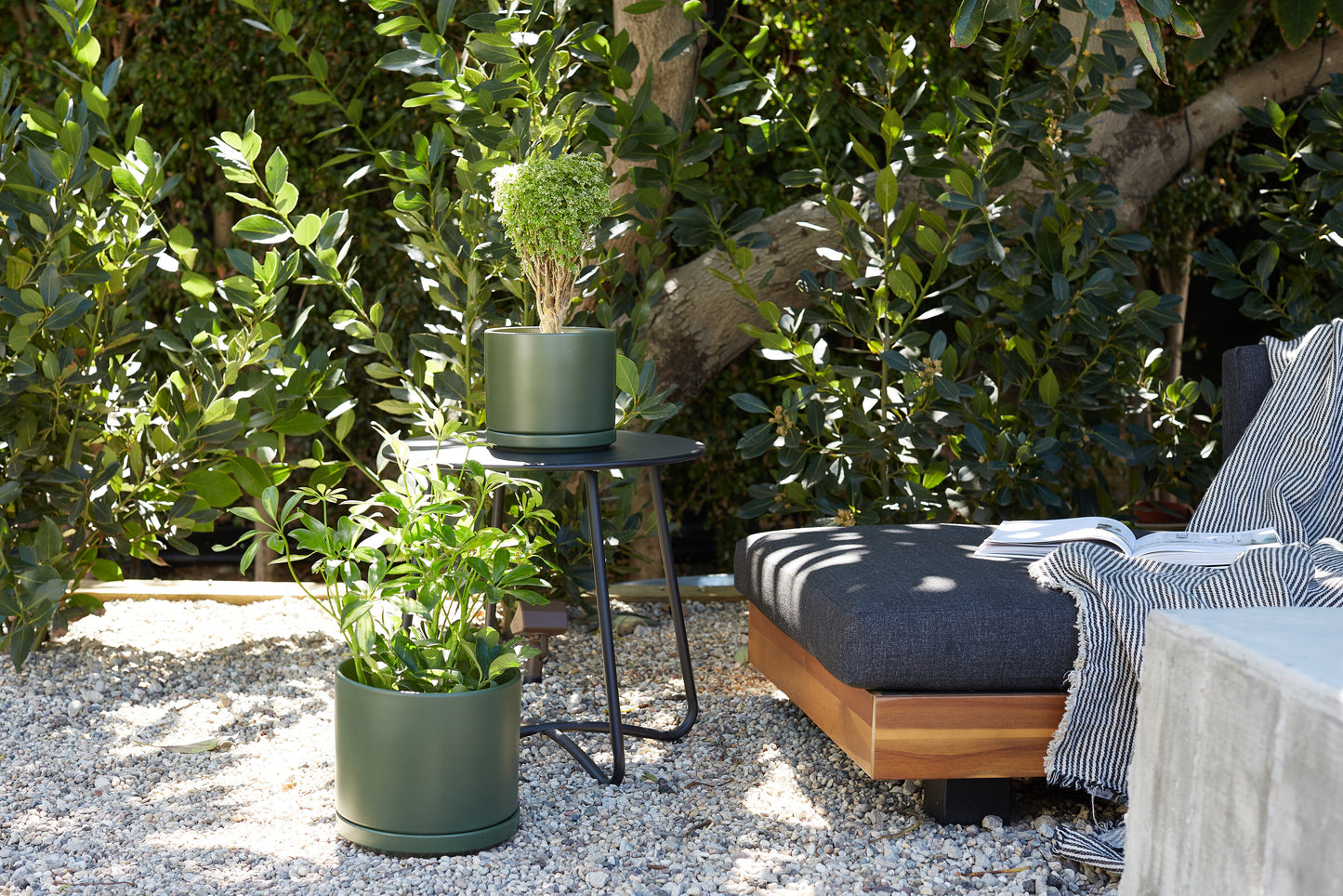  Solid Goods Planter With Saucer