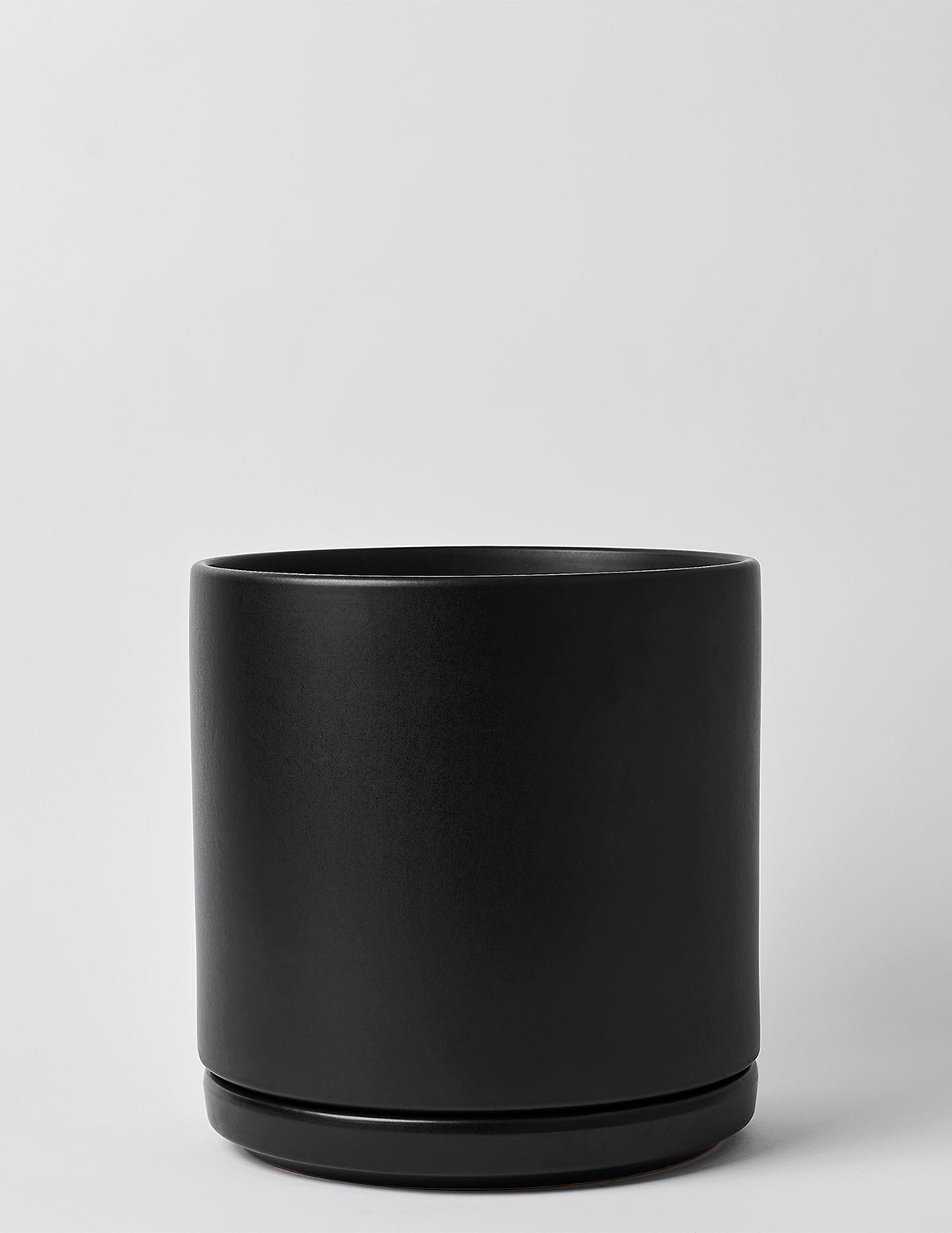  Solid Goods Planter With Saucer